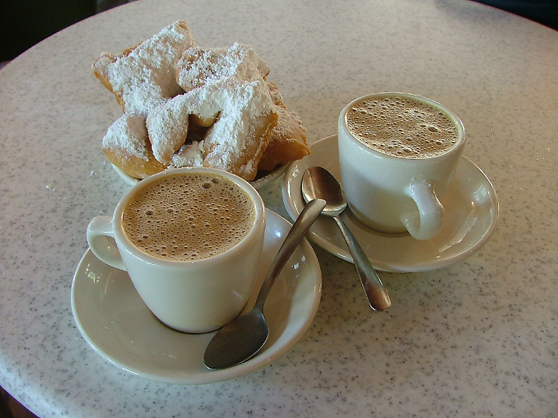 Cafe Au Lait Avec Beignets - Ayelet Tours, Ltd.