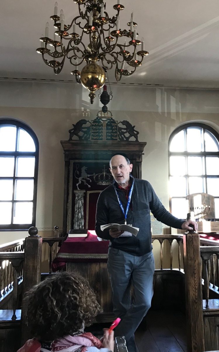 Ester Megila reading in Oswiecim Synagogue (Poland)